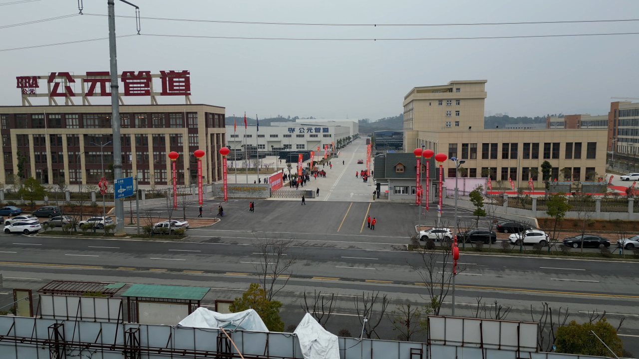 PE 拖拉管顶管施工技术创新：工艺改进、设备研发